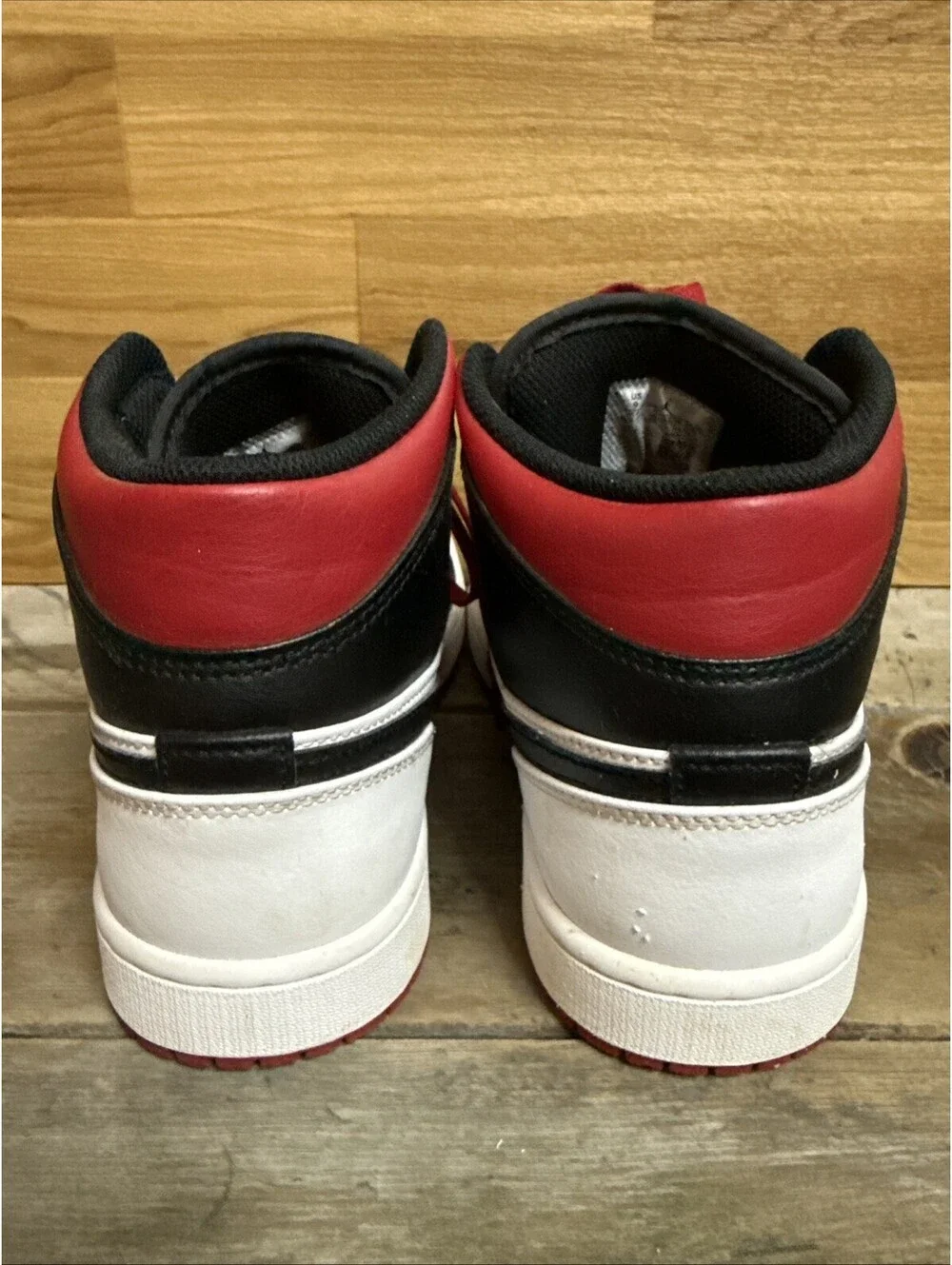 Jordan Air Jordan 1 Mid Gym Red Black Toe Mid Top Lace Up Basketball DQ8426-106